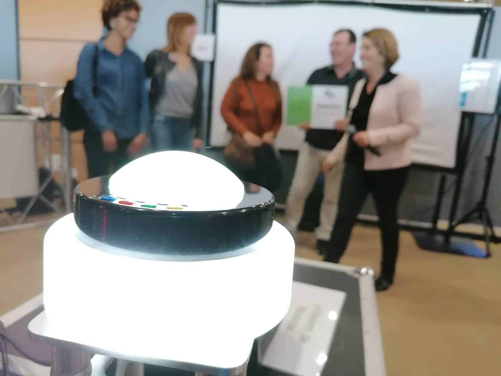 Buzzer lumineux sur un salon professionnel, animation quiz en Sarthe